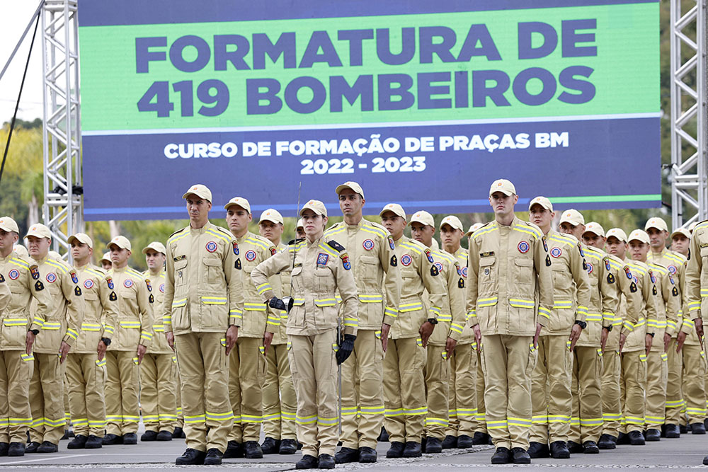 Com formação ampla, bombeiros do Paraná estão preparados para atuar em todos os cenários 5 bombeiros do Paraná