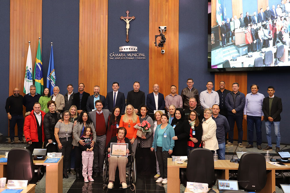 Câmara presta homenagem à professora que se tornou referência em São José dos Pinhais 1 São José dos Pinhais