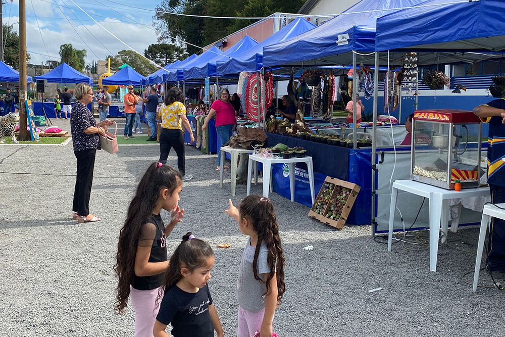 Feira de Artesanato reúne centenas de pessoas em Campina Grande do Sul 3 Feira de Artesanato