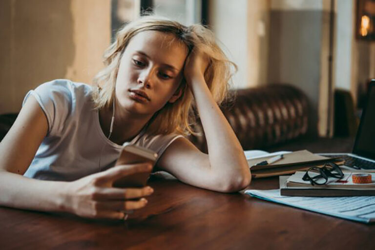 Celular pode afetar o desempenho da memória