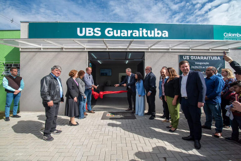 Colombo inaugura a maior unidade de saúde