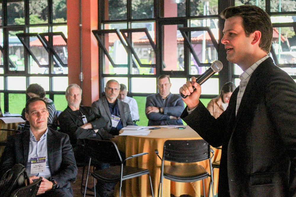 Mudança da matriz energética fortalece pioneirismo da cidade de Curitiba em serviços de mobilidade 8 serviços de mobilidade