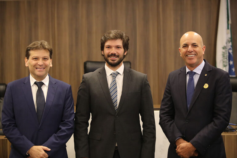 Deputados Paulo Gomes, Tiago Amaral e Ismael Crispin