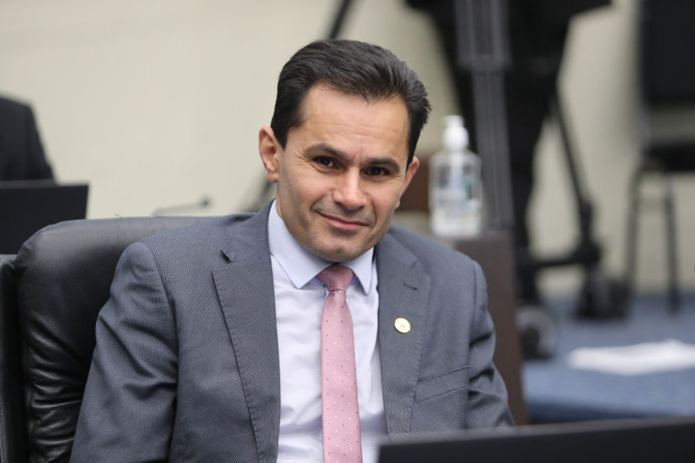 Aprovado projeto do deputado Marcio Pacheco que garante cumprimento à lei do tempo de espera nas agências bancárias 9 Deputado estadual Marcio Pacheco (Republicanos)