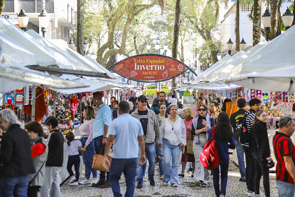 Feiras Especiais de Inverno de Curitiba movimentam praças Osório e Santos Andrade 8 Feiras Especiais de Inverno de Curitiba