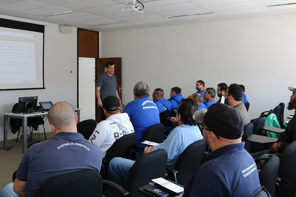 Servidores do município de Pinhais participam do curso “Segurança em Instalações e Serviços em Eletricidade” 3 Segurança em Instalações e Serviços em Eletricidade