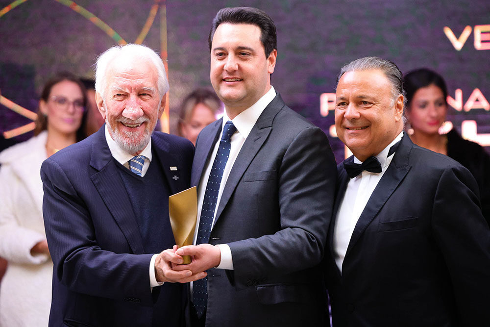 Ratinho Junior é eleito Personalidade do Ano em premiação da revista TOPVIEW 4 Personalidade do Ano