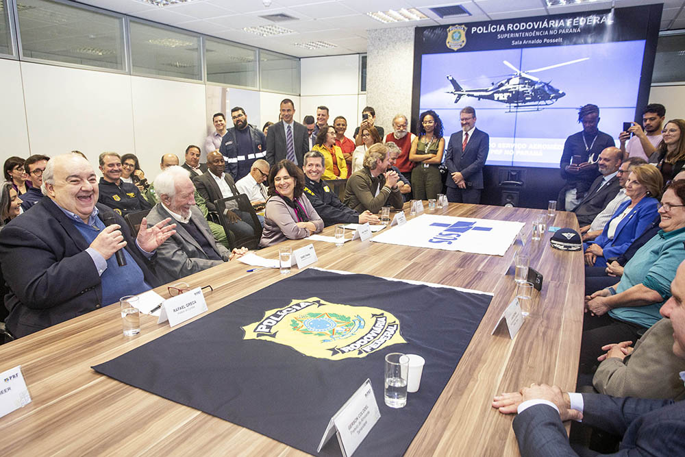 Com ministra da Saúde, Greca celebra ampliação de serviço aeromédico no SUS de Curitiba 8 serviço aeromédico