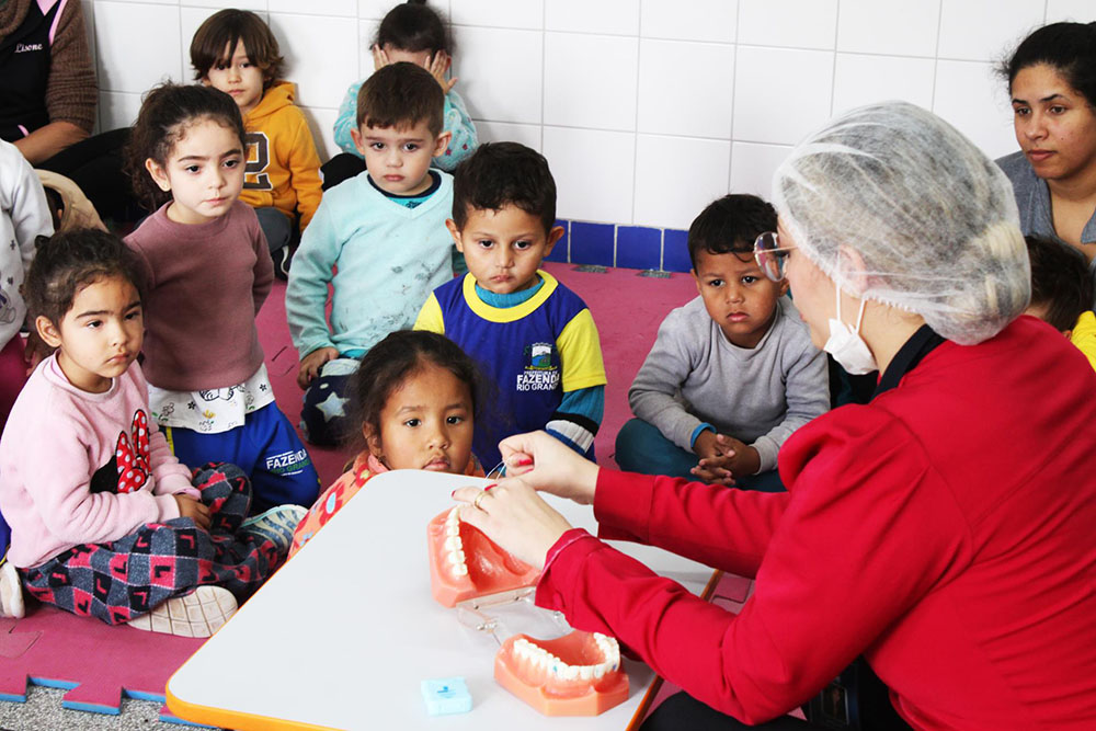 Programa Saúde na Escola leva orientações para os pais e crianças dos CMEIs de Fazenda Rio Grande 8 Programa Saúde na Escola