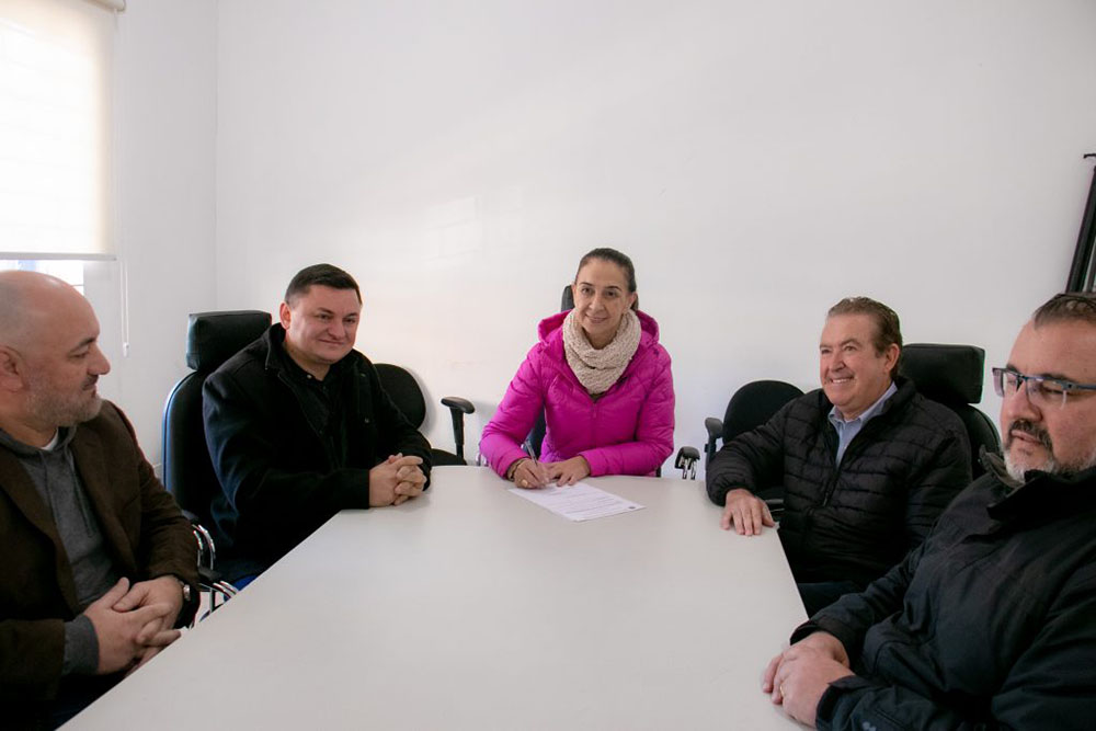 Prefeitura de São José dos Pinhais realiza obras de pavimentação em paralelepípedo na Colônia Zacarias 3 Colônia Zacarias