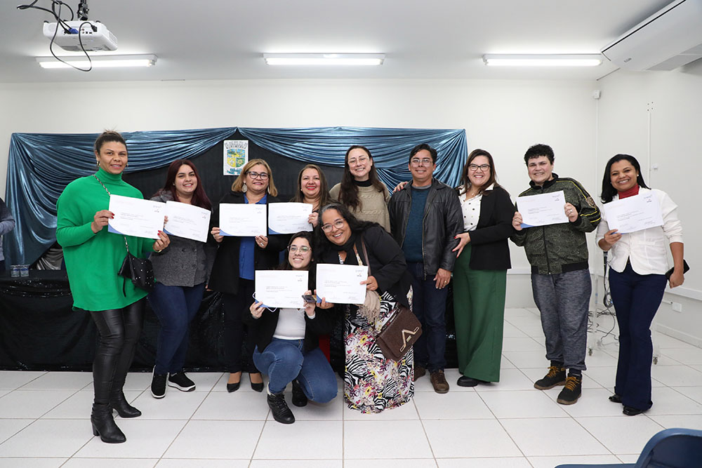 Mais de 100 certificados foram entregues por meio do Programa Capacita Pinhais 2 Capacita Pinhais