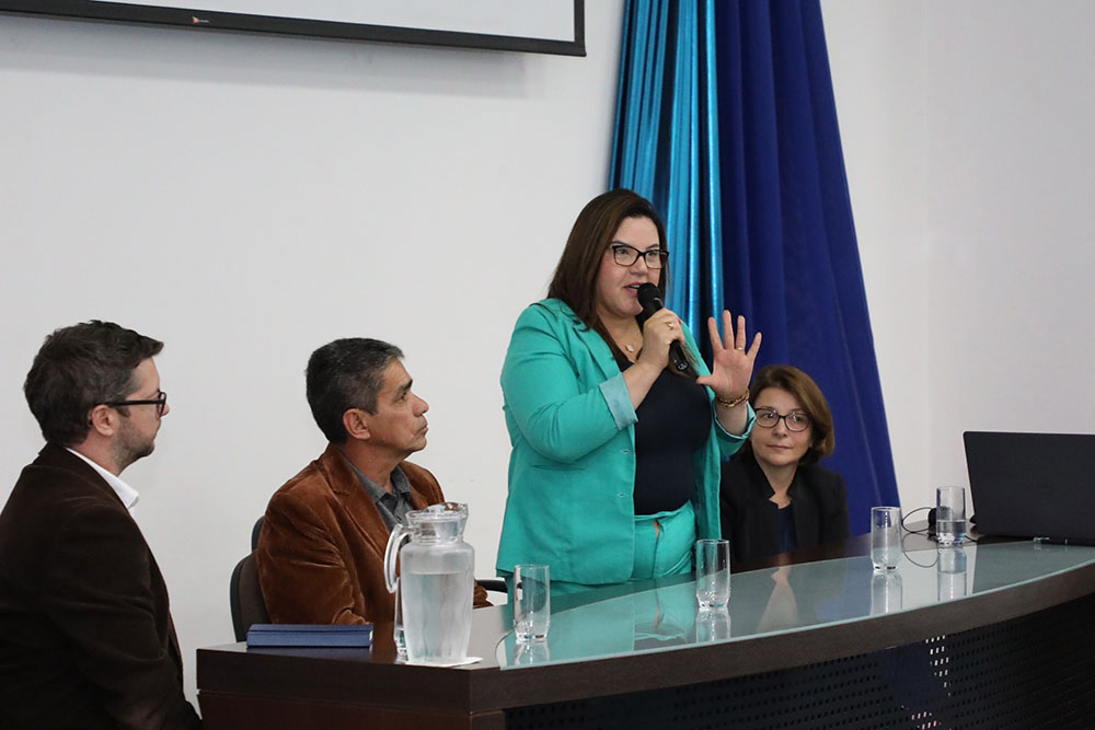 Pinhais recebe a 2ª Audiência Pública do Plano Municipal de Gestão Integrada de Resíduos Sólidos 2 Gestão Integrada de Resíduos Sólidos