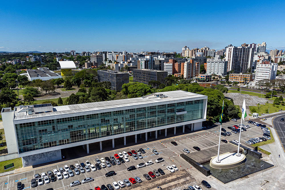 Governo do Estado cria comissão para viabilizar a instalação do TRF no Paraná 7 TRF no Paraná