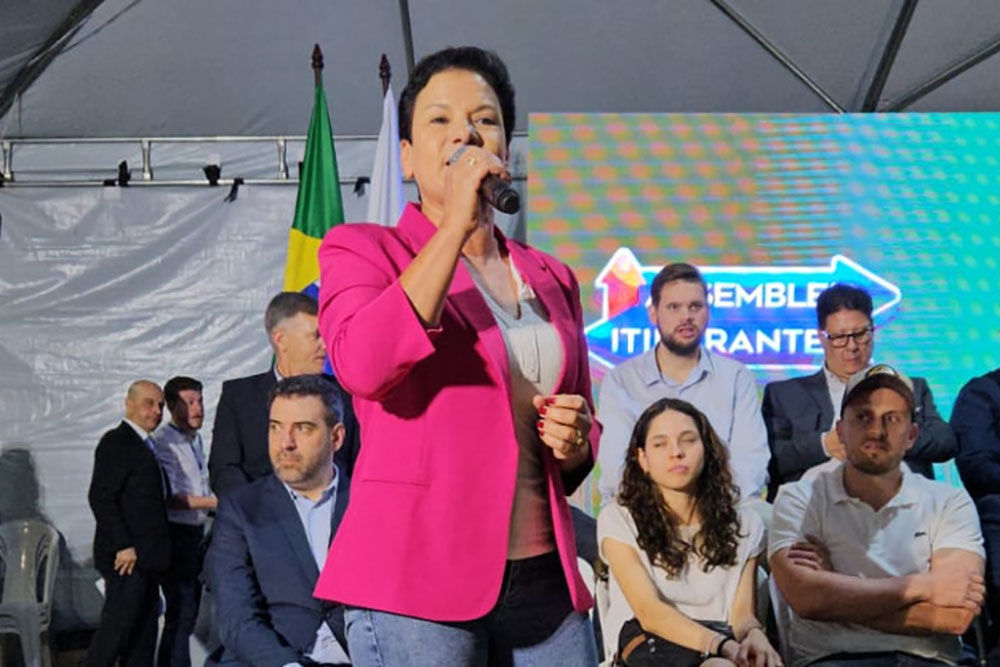 Deputada Marli Paulino presta homenagens e evidencia pujança da RMC na Assembleia Itinerante 6 Deputada estadual Marli Paulino