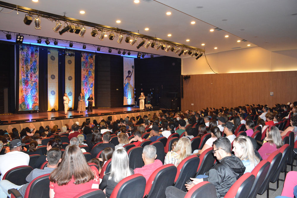 Apresentações do Projeto Gira Mundo em Pinhais propõem valorização de diferentes culturas 1 Projeto Gira Mundo