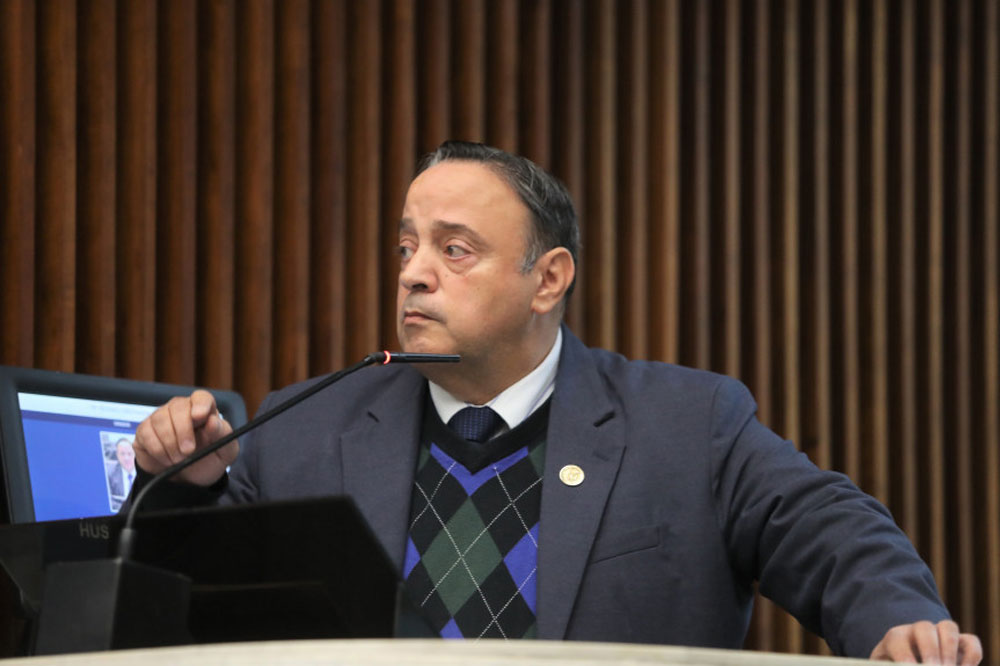 Hussein Bakri destaca autorização de empréstimo para financiar moradias populares no Paraná 4 Deputado estadual Hussein Bakri