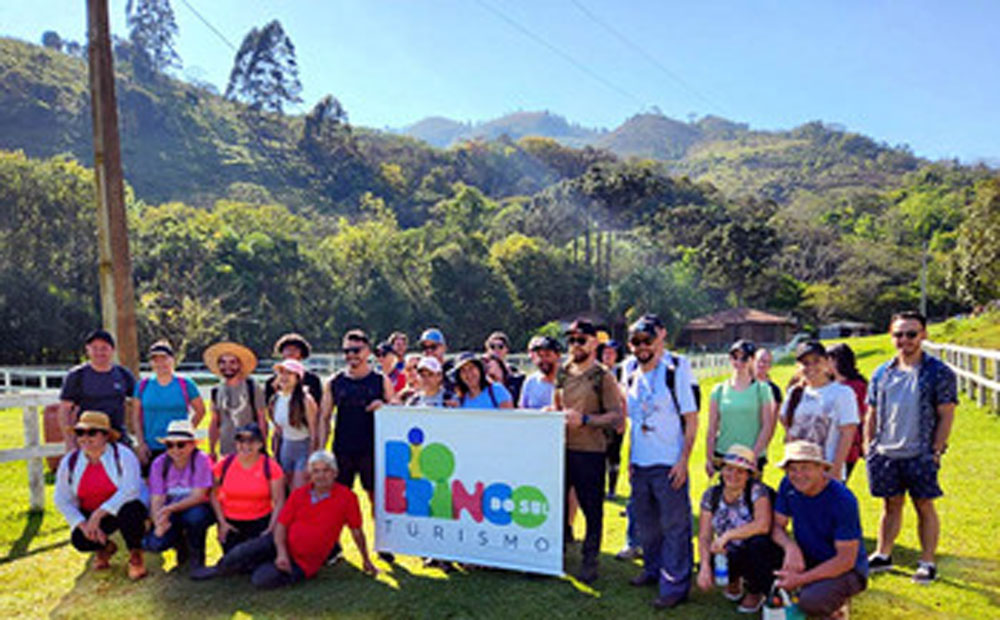 Visita guiada ao Morro da Lorena, em Rio Branco do Sul, encanta os mais de 40 participantes 9 Morro da Lorena