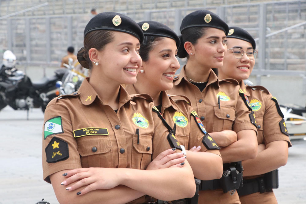 467 mulheres fazem parte da nova turma de policiais militares no Paraná 4 policiais-mulheres