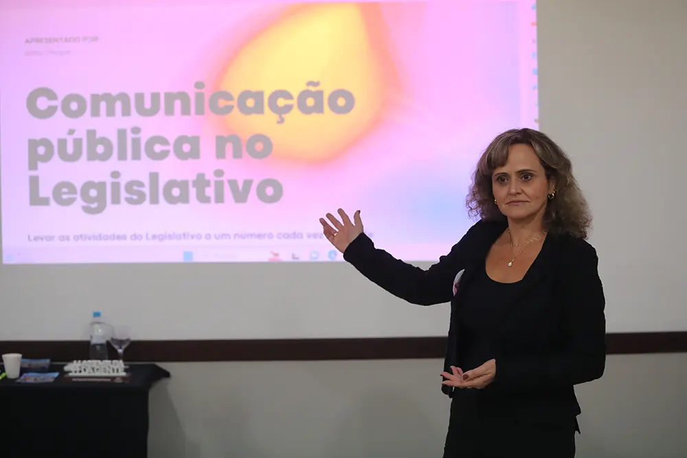 Diretora da Alep palestra sobre criatividade, tecnologia e ações inéditas na comunicação pública do Legislativo 4 comunicação pública do Legislativo