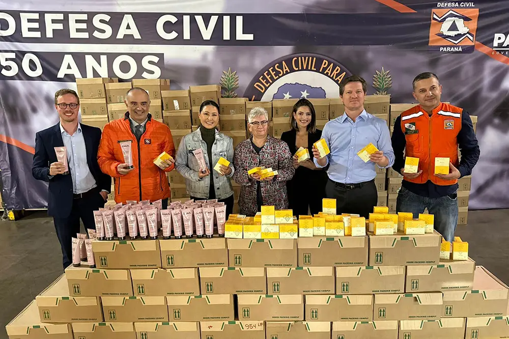 Primeira-dama do Paraná inicia campanha para ajudar vítimas das enchentes no estado 2 vítimas das enchentes