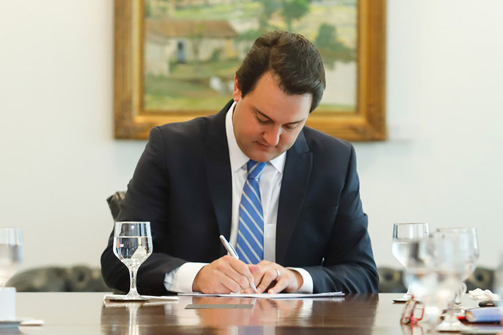 Governador Ratinho Junior anuncia antecipação do 13º salário e da folha de dezembro dos servidores 2 antecipação do 13º salário