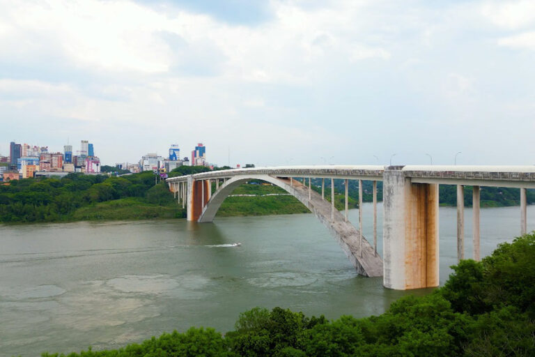 Vazão dos rios Iguaçu e Paraná