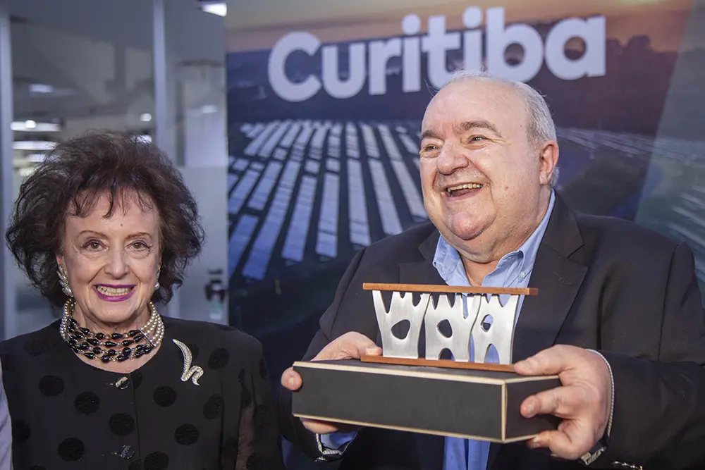 Greca entrega a Curitiba o prêmio de Cidade Mais Inteligente do Mundo 4 Cidade Mais Inteligente