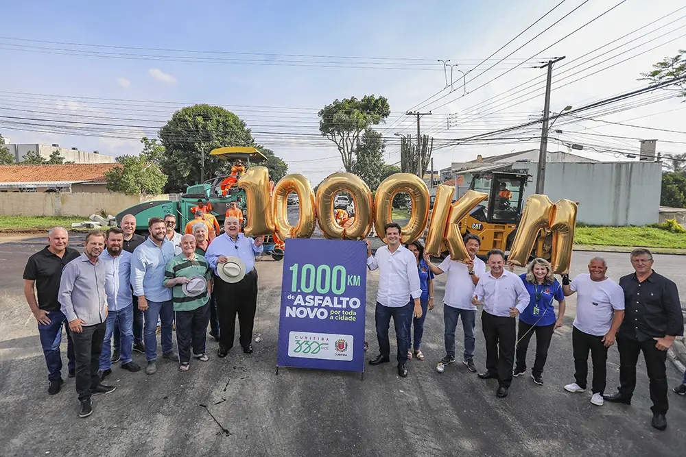 Rafael Greca comemora com a população 1.000 km de asfalto novo por toda a Curitiba 2 1.000 km de asfalto