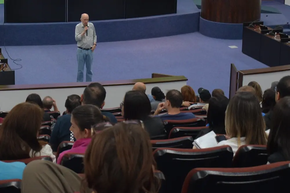 Servidores de Pinhais participam de ciclo de capacitações sobre nova Lei de Licitações 8 Lei de Licitações