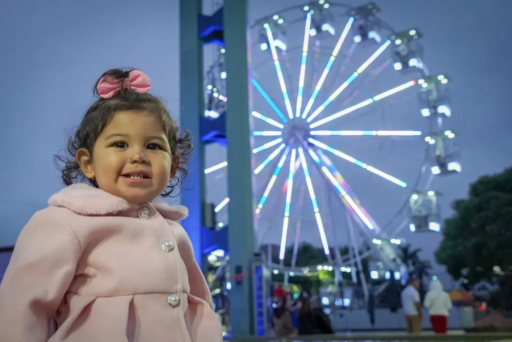 Brinquedos de Natal na Rua XV de Novembro têm horário de funcionamento ampliado para toda a população 2 Brinquedos de Natal