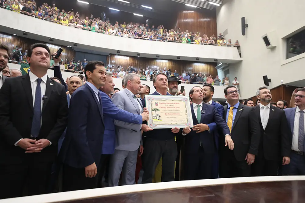 Jair Bolsonaro recebe o título de cidadania honorária do Paraná 5 Jair Bolsonaro