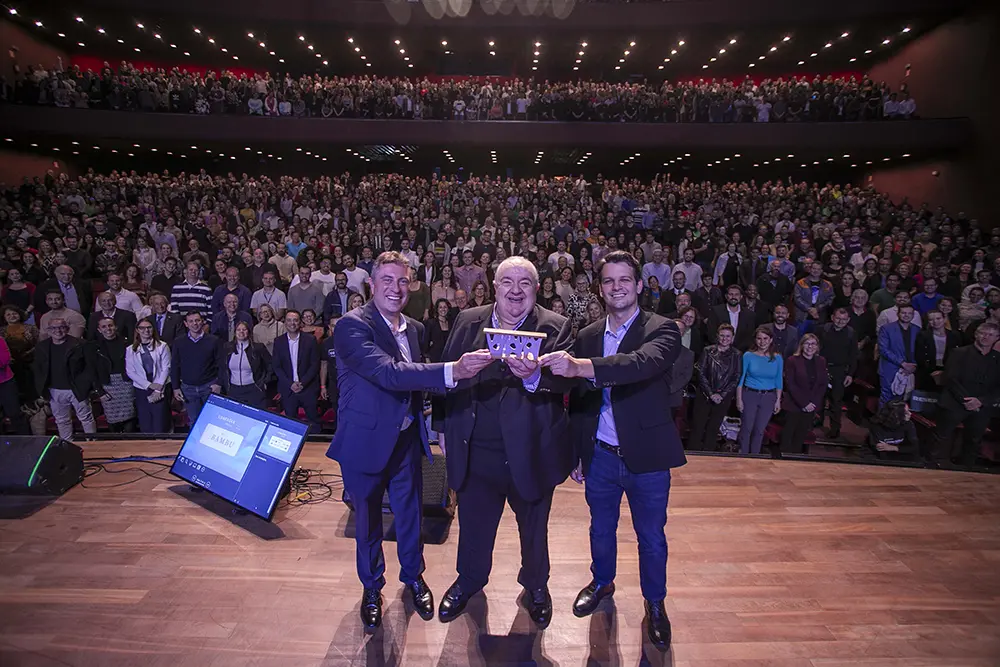 Com Teatro Guaíra lotado, Conexões Vale do Pinhão celebrou Curitiba, a cidade mais inteligente do mundo 2 cidade mais inteligente do mundo