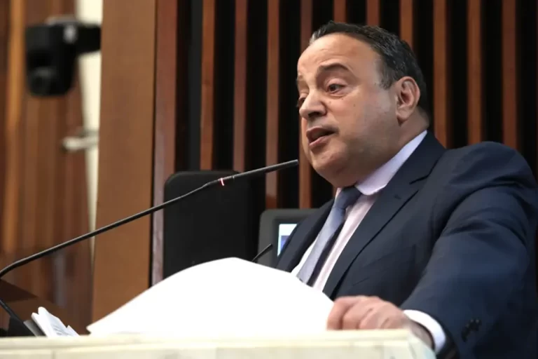 Deputado Hussein Bakri