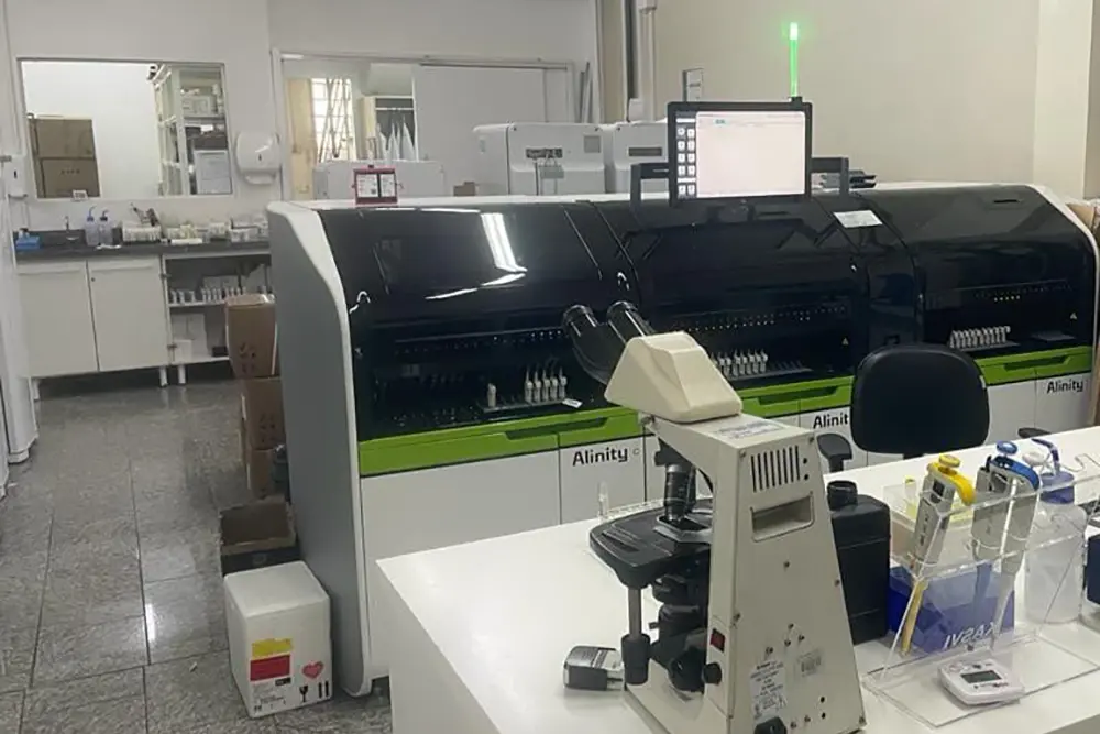 Laboratório Municipal de São José dos Pinhais processa mais de 1,7 milhão de exames por ano 7 Laboratório Municipal