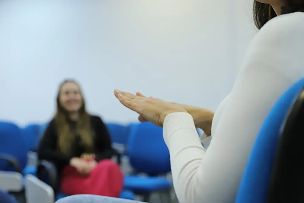 Servidores da Câmara de São José dos Pinhais fazem atividades em Libras para praticar treinamento 5 Libras