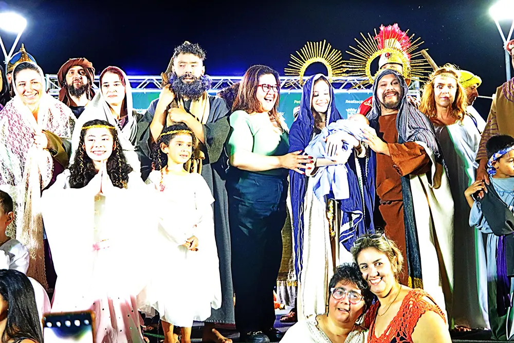 Carreata, Auto de Natal e Coral Natalino encantaram Pinhais no final de semana 2 Auto de Natal