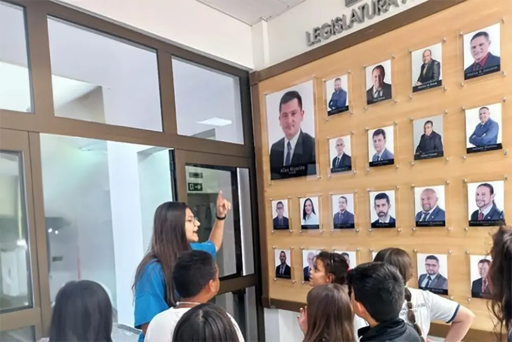 Visitas Orientadas aproximam cidadãos das atividades da Câmara Municipal de São José dos Pinhais 5 Visitas Orientadas