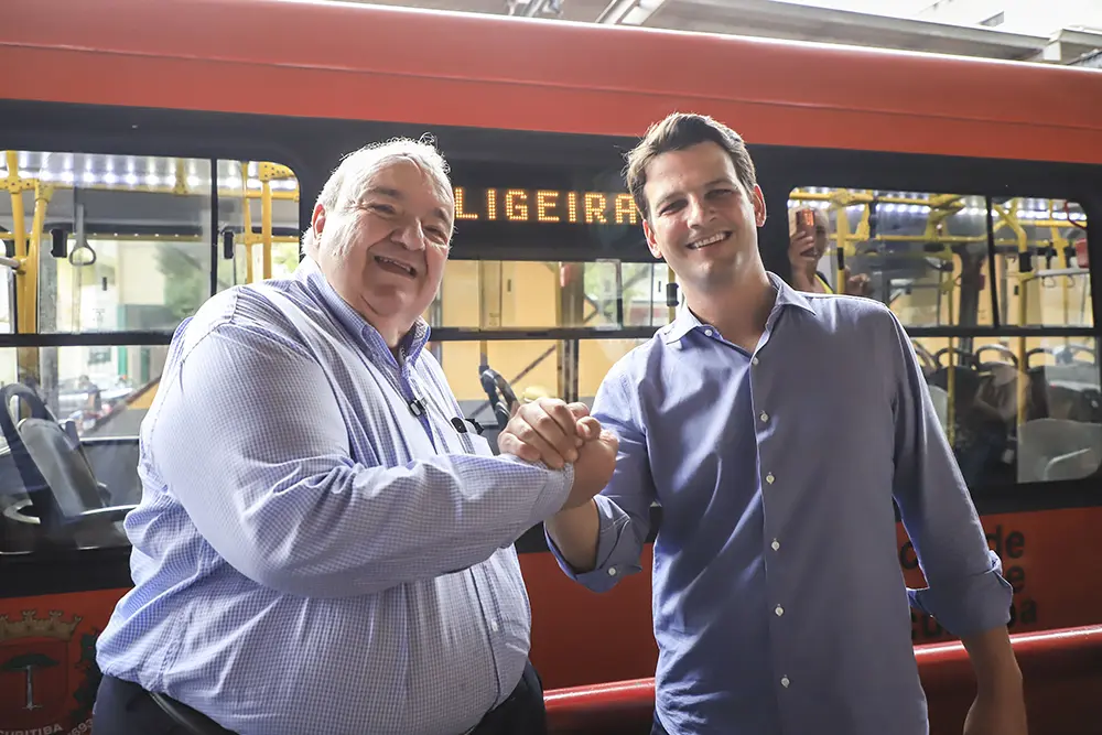 Rafael Greca e Eduardo Pimentel entregam Ligeirão Norte-Sul, que reduz em 15% o tempo de deslocamento entre o Santa Cândida e o Pinheirinho, em Curitiba 7 Ligeirão Norte-Sul