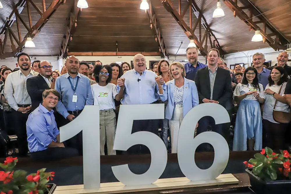 Central 156 de Curitiba completa 40 anos de atendimento ao cidadão, com 95% de satisfação 7 Central 156