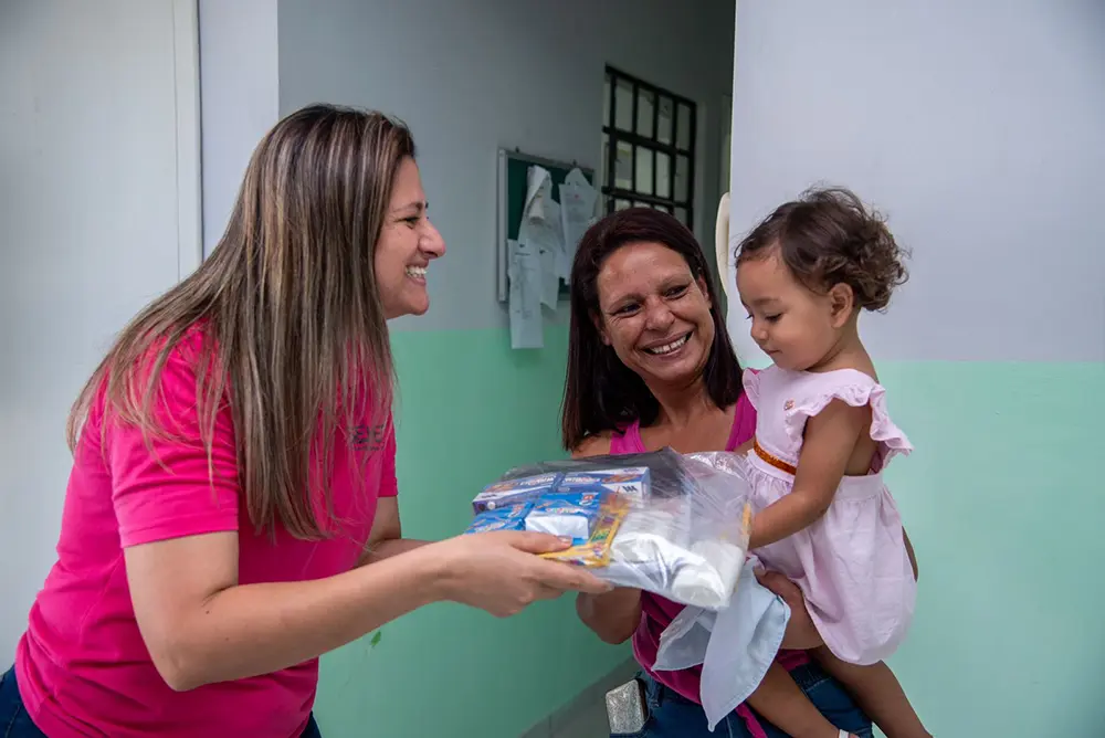 Prefeitura de Colombo entrega o maior e mais completo kit escolar, incluindo mochila e uniforme escolar 9 kit escolar