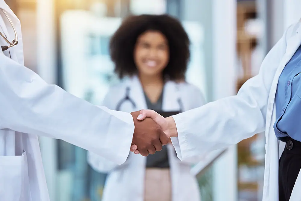 Profissionais da saúde abrem espaço para futuras gerações e mudam perfil de cargos de gestão 2 Profissionais da saúde