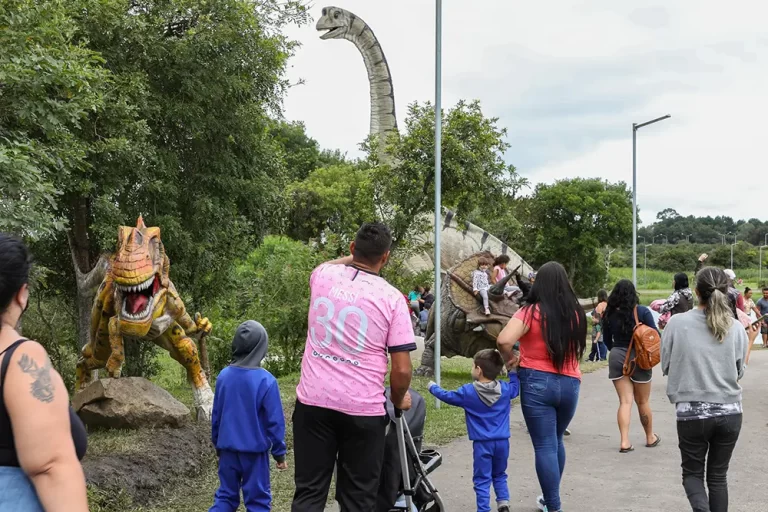 Pinhais comemora 32 anos