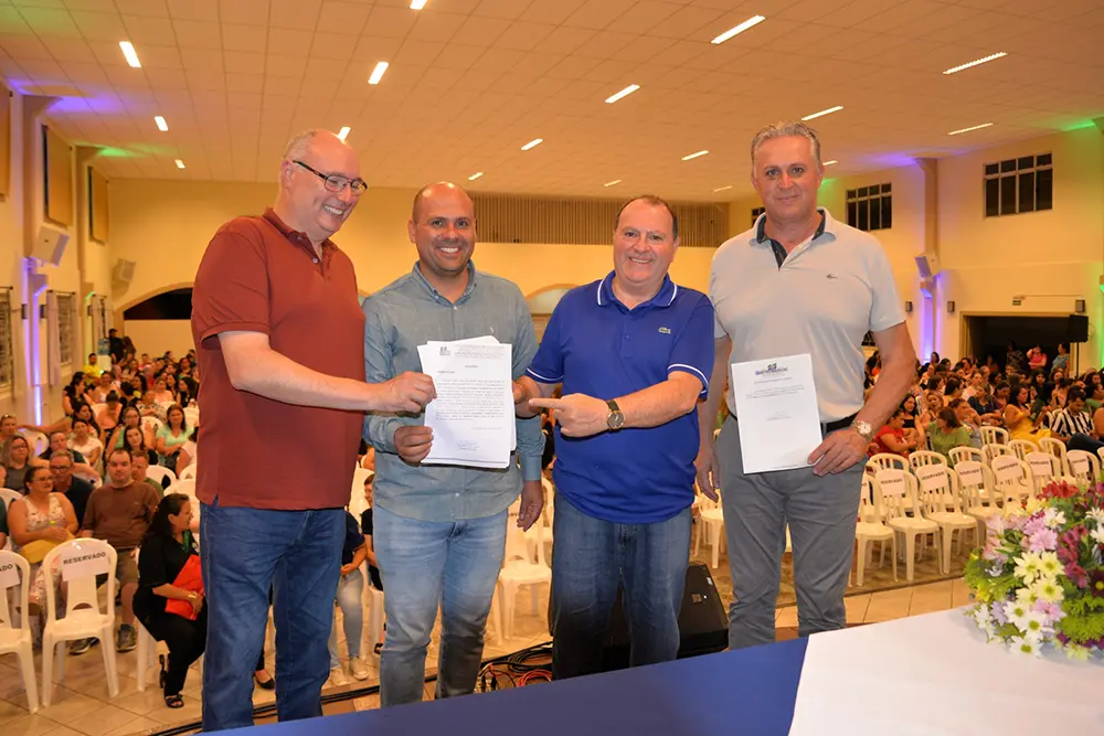 Boas-vindas aos profissionais e anúncios de investimentos marcam abertura da semana pedagógica 2024 em Quatro Barras 5 semana pedagógica 2024