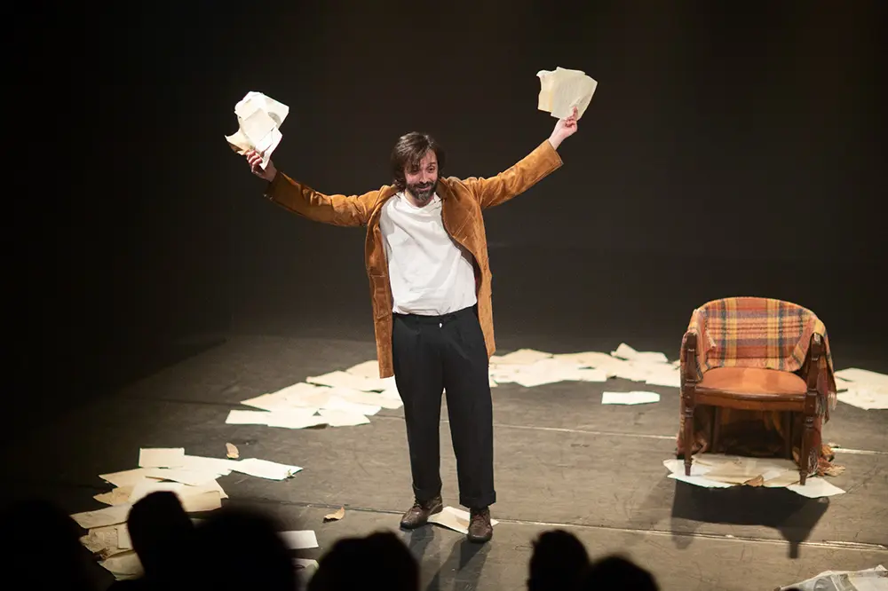 Fenômeno teatral de bilheteria, espetáculo “Diário de Um Louco” faz únicas apresentações, em Curitiba 4 Diário de Um Louco