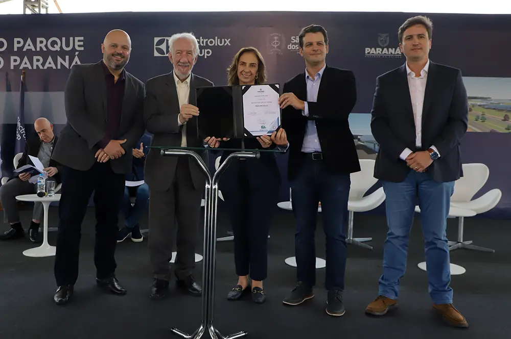 Estado anuncia pavimentação de R$ 45 milhões no lançamento da fábrica da Electrolux na RMC 3 fábrica da Electrolux