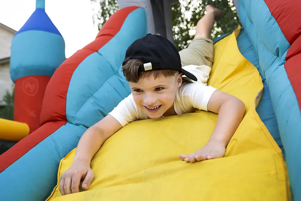 Pinhais 32 anos: Parque das Águas terá inédito Circuito Inflável para crianças e adultos 2 Pinhais 32 anos