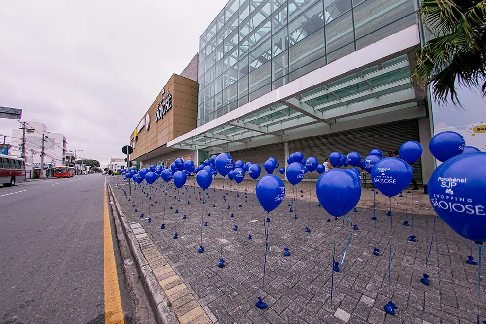 Para celebrar o aniversário de São José dos Pinhais, shopping espalha centenas de balões 6 aniversário de São José dos Pinhais