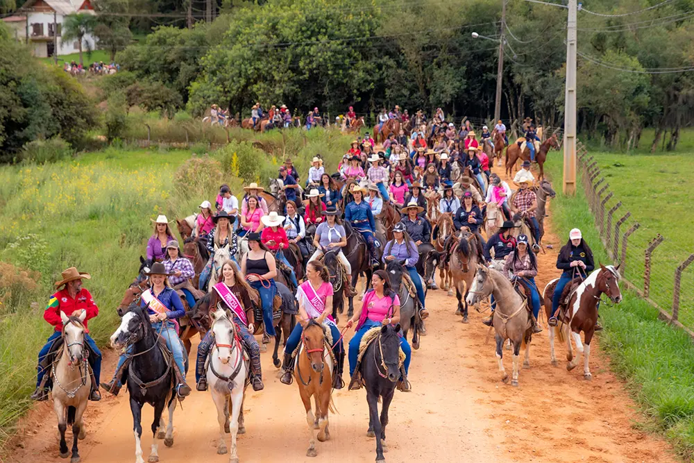 Cavalgada do Batom 2024 promete agitar São José dos Pinhais, no domingo, dia 24 1 Cavalgada do Batom