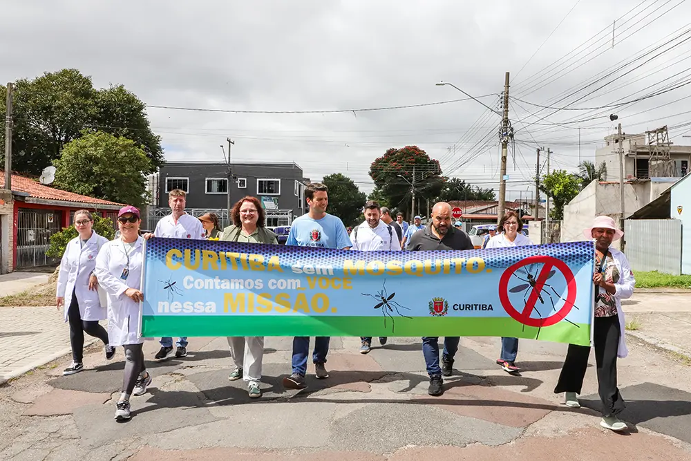 Eduardo Pimentel abre na Regional Cajuru o Dia D de combate à dengue em Curitiba 3 combate dengue