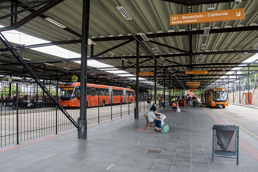 Todos os 22 terminais de Curitiba passam a ter máquinas para recarga de cartão-transporte 5 recarga de cartão-transporte